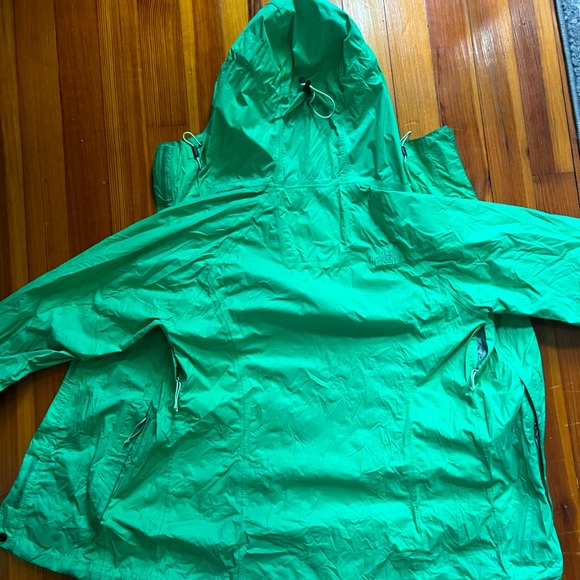 SOLD Bright Green Northface Rainjacket/Shell - Picture 3 of 8